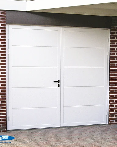 porte de garage à La Châtre près d'Argenton-sur-Creuse en Indre 36